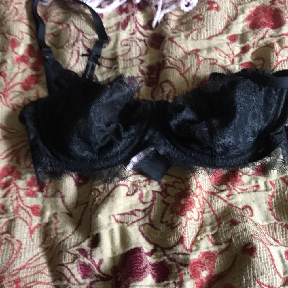 Victoria Secret Size:34B